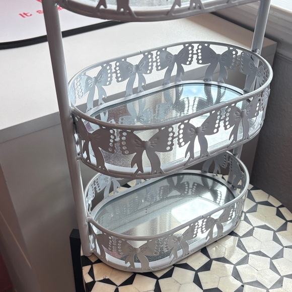 White Three-Tier Metal Organizer - Picture 3 of 3